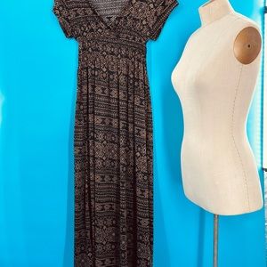 Woman’s Maxi Dress Size Small